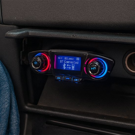 Transmetteur FM et Bluetooth pour écouter votre musique préférée