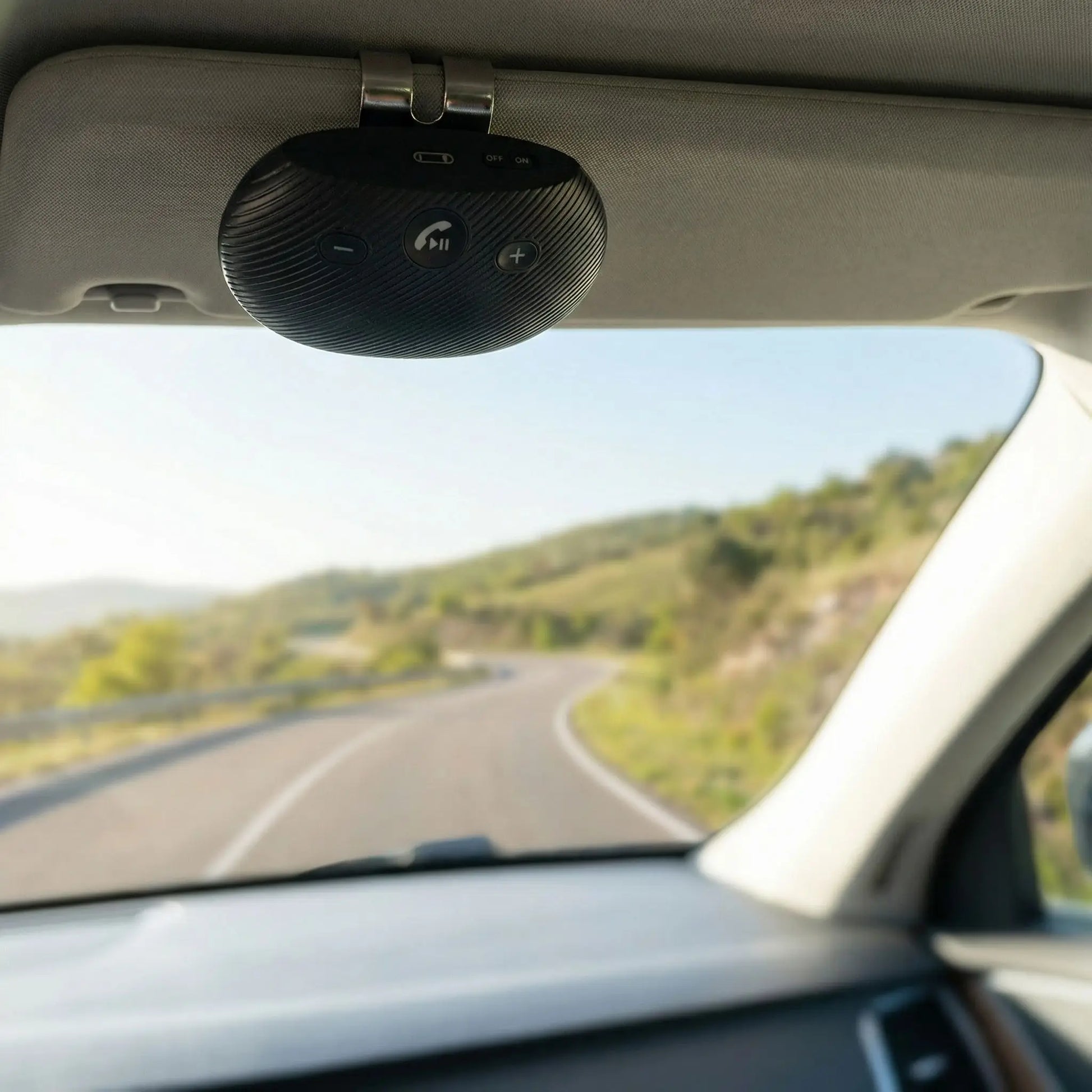 Bluetooth voiture sur pare-soleil
