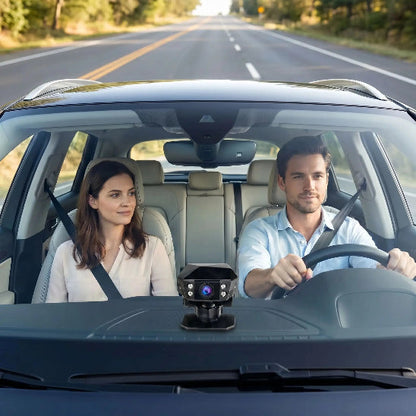 Dashcam voiture avec un couple dans une voiture