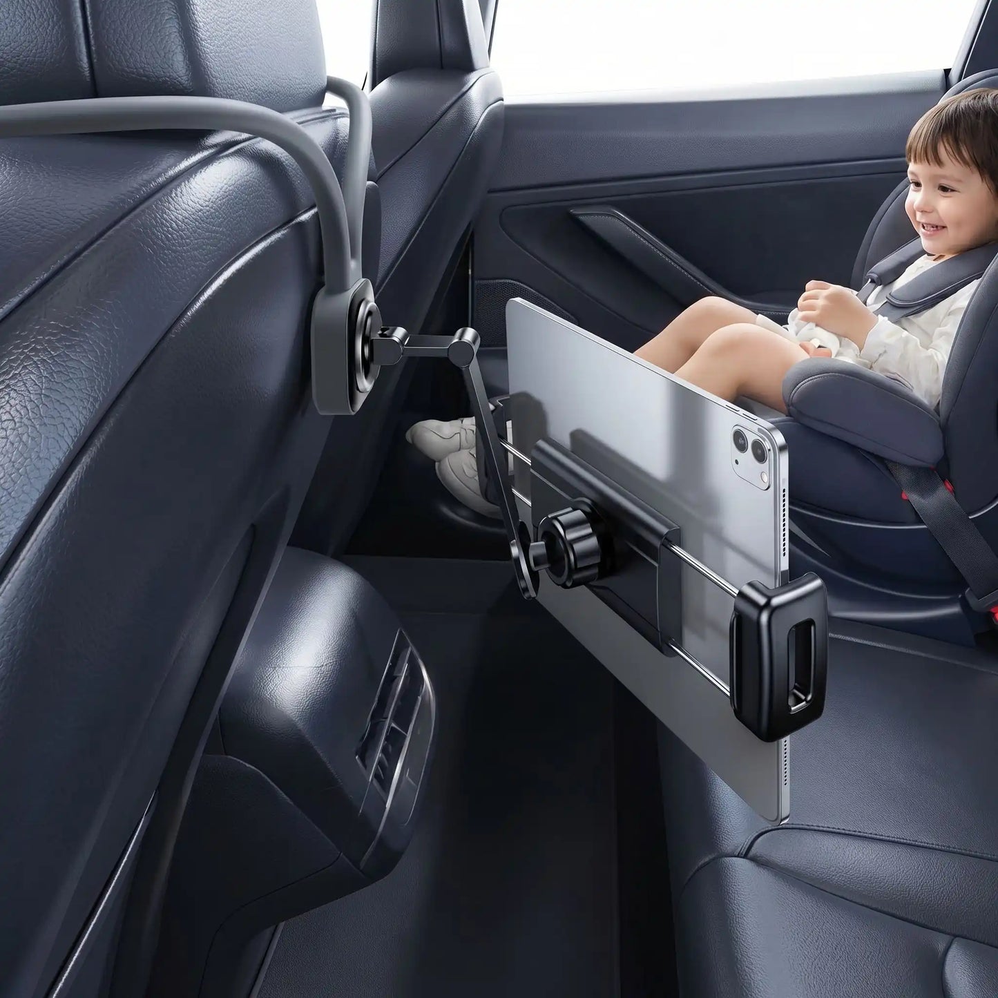 Porte tablette voiture enfant dans une voiture