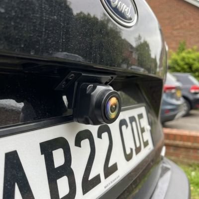 Caméra de recul Reculo se dissimule parfaitement à l'arrière de voiture