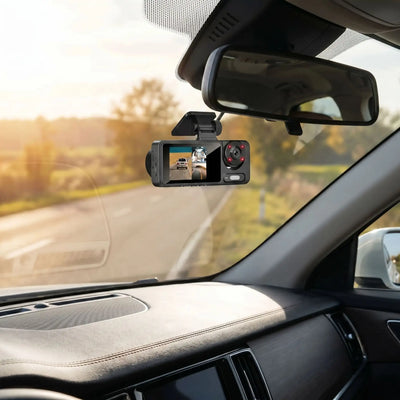 camera pour voiture installée sur pare-brise