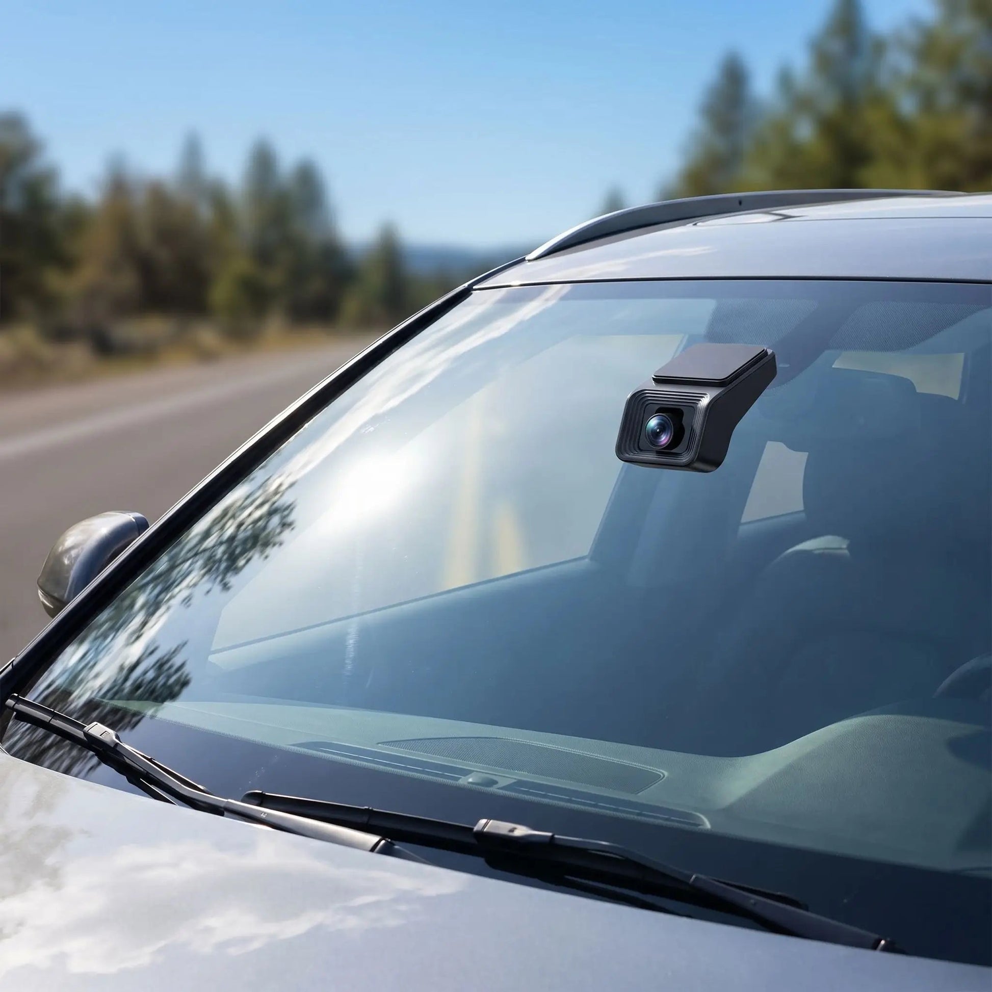 camera pour voiture on la voit à travers pare-brise
