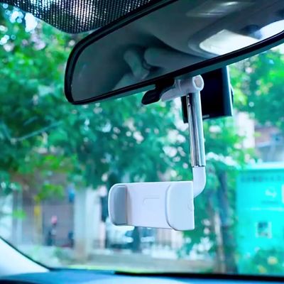 Support smartphone voiture suspendu au rétroviseur