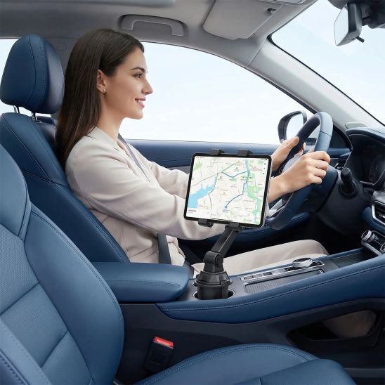support tablette voiture télescopique avec femme au volant