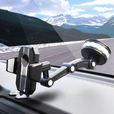 Support téléphone voiture installé ici sur le pare-brise